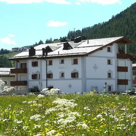 Apartment Grischalva 7